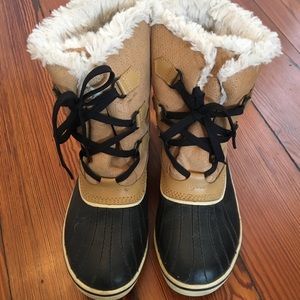 Sorel lace up midcalf tan shearling winter boot size 10